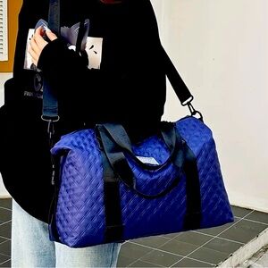 New - Retro Style - Large Capacity Quilted Pattern Travel Bag - Blue